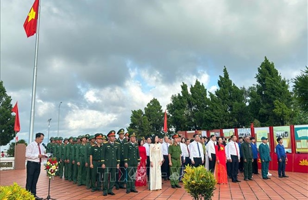Lễ Thượng cờ Tổ quốc, dâng hương Bác Hồ tại Đặc khu Cô Tô