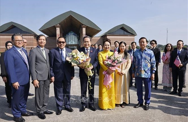 Chủ tịch Quốc hội kết thúc tốt đẹp chuyến thăm chính thức Malaysia, dự AIPA-46
