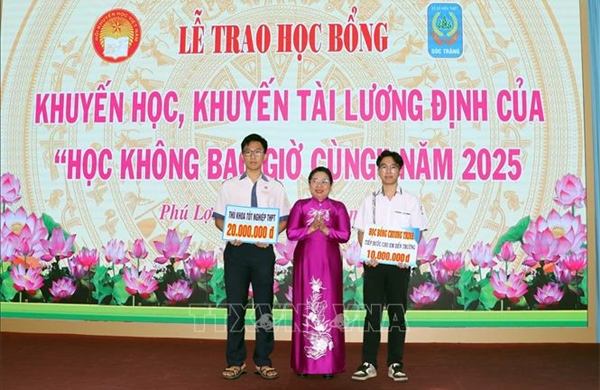 Trao hơn 1.000 suất học bổng Lương Định Của cho học sinh, sinh viên