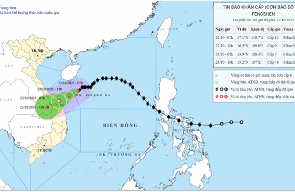 Bão số 12 áp sát đất liền, từ Hà Tĩnh đến Quảng Ngãi có mưa rất to