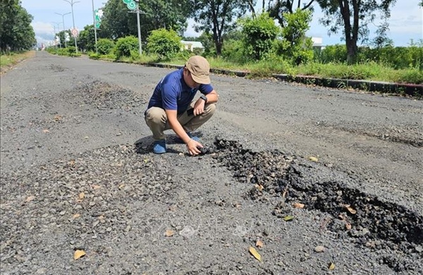 Gia Lai: Yêu cầu làm rõ trách nhiệm vụ đường vừa sửa đã hư hỏng tại xã Ia Pa