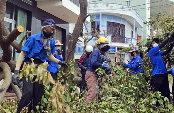 Tuổi trẻ Gia Lai hỗ trợ người dân sớm ổn định cuộc sống sau bão số 13