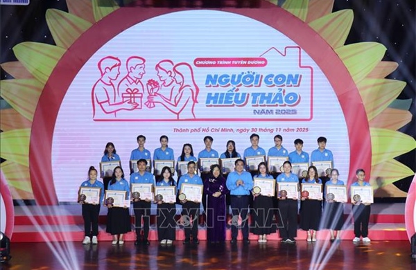 Thành phố Hồ Chí Minh tuyên dương 184 gương &#39;Người con hiếu thảo&#39;