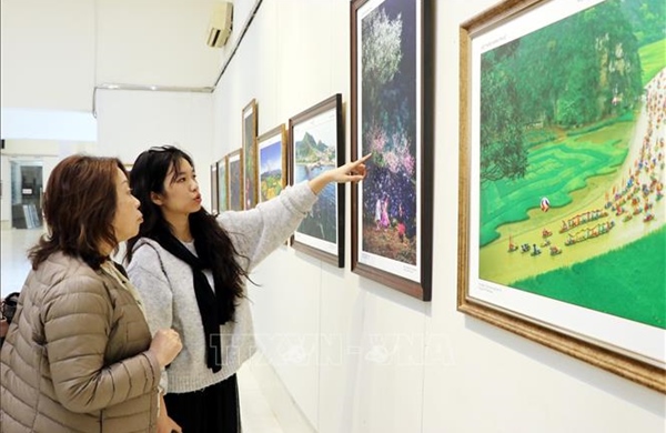 Triển lãm ảnh 'Việt Nam - Đất nước, con người'