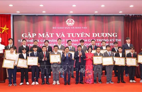 Cần cơ chế hỗ trợ nhân tài phát triển tối đa và trở về phục vụ đất nước