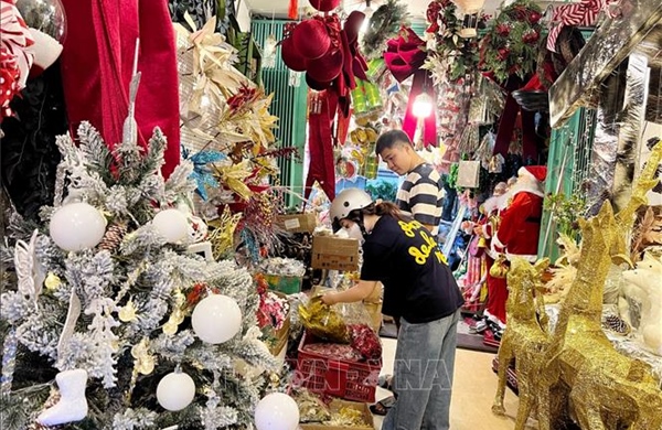 Đa dạng thị trường trang trí Giáng sinh, sức mua giảm nhẹ