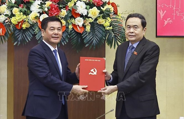 Đồng chí Nguyễn Hồng Diên giữ chức Phó Bí thư chuyên trách Đảng ủy Quốc hội