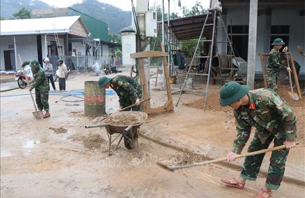 Thần tốc xây mái ấm cho người dân đón Tết