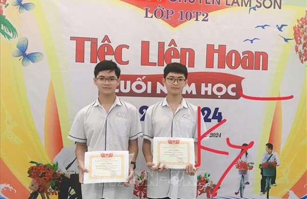 Hai anh em song sinh cùng giành giải Nhất môn Toán kỳ thi học sinh giỏi Quốc gia