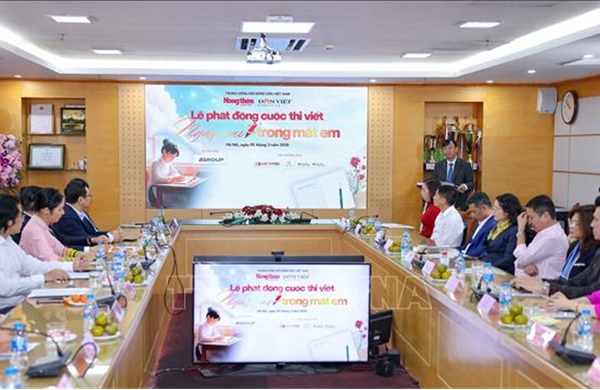 Chắp cánh tương lai cho học sinh, sinh viên qua cuộc thi viết 'Ngày mai trong mắt em'