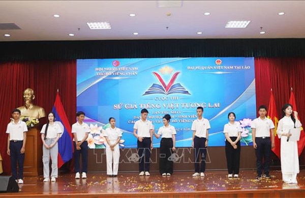Tôn vinh tiếng Việt: Cầu nối gìn giữ quan hệ đặc biệt Việt Nam - Lào mãi vững bền