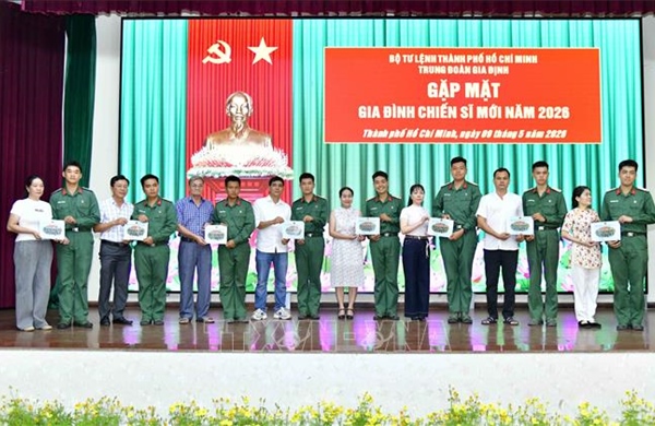 Kết nối gia đình, đơn vị và chiến sỹ mới trong quá trình huấn luyện tân binh