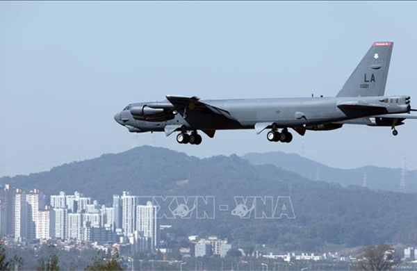 Hé lộ diễn biến trước vụ rơi máy bay ném bom B-52 của Mỹ