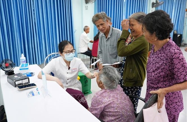 Huế: Phát động chương trình khám sức khỏe định kỳ cho người dân