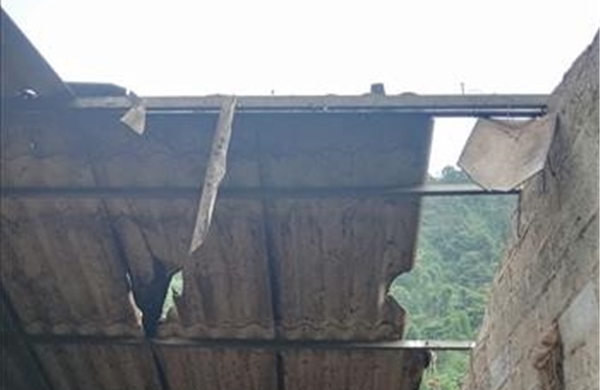 Lốc xoáy làm tốc mái, hư hỏng 47 căn nhà ở Cao Bằng 