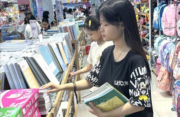 Chủ động nguồn hàng, siết hàng giả trước mùa tựu trường