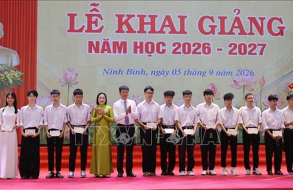 Phó Chủ tịch Quốc hội Nguyễn Thị Thanh dự Lễ khai giảng năm học mới tại Ninh Bình 