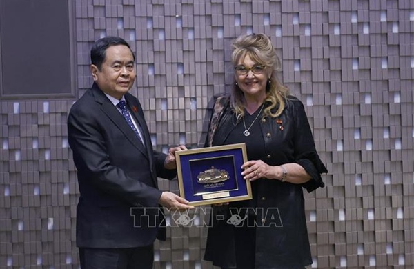 Chủ tịch Quốc hội Trần Thanh Mẫn gặp Lãnh sự danh dự Việt Nam tại Torino