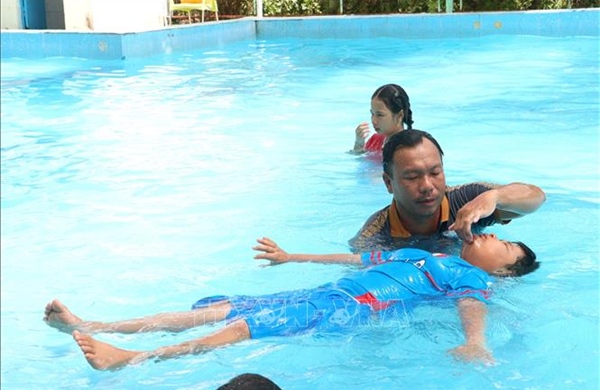 Giải pháp hiệu quả ngăn ngừa đuối nước trẻ em tại Vĩnh Long
