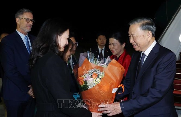 Tổng Bí thư, Chủ tịch nước Tô Lâm bắt đầu thăm chính thức Cộng hòa Pháp và dự Hội nghị Thượng đỉnh Không gian vũ trụ tại Paris