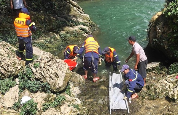 Tìm thấy thi thể du khách bị nước cuốn tại thác Khâu Làn