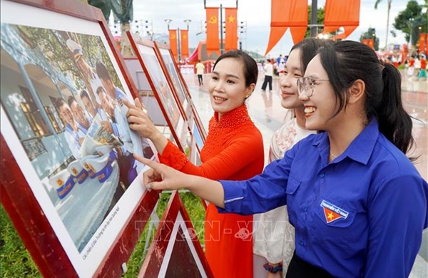 Lan tỏa tình yêu biển, đảo qua hình ảnh về Hoàng Sa - Trường Sa