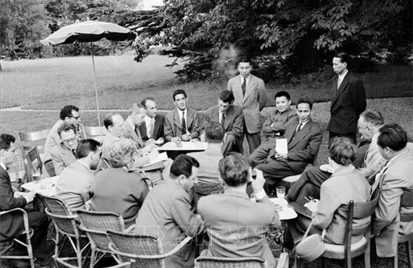 Thủ tướng Phạm Văn Đồng: Nghĩ cho dân phải chân thành, giữ đạo đức phải nghiêm cẩn