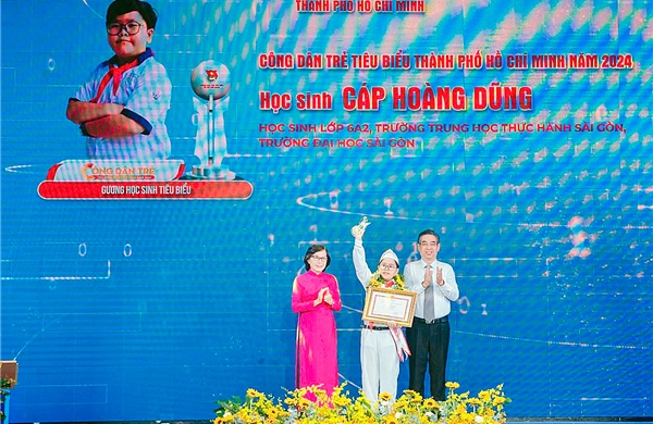 Cáp Hoàng Dũng, gương thiếu nhi học giỏi, sống đẹp theo lời Bác