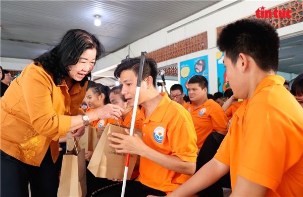 ‘Ươm mầm nụ cười’ cho trẻ em khuyết tật tại TP Hồ Chí Minh