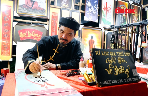 Võ Dương - Người ‘thổi hồn’ cho thư pháp Việt