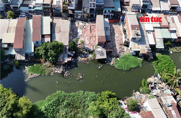 TP Hồ Chí Minh: Hơn 34.600 căn nhà trên, ven sông, kênh rạch cần được di dời