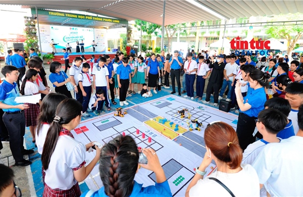 Sôi nổi Ngày hội ‘Chuyển đổi số - Chuyển động xanh’