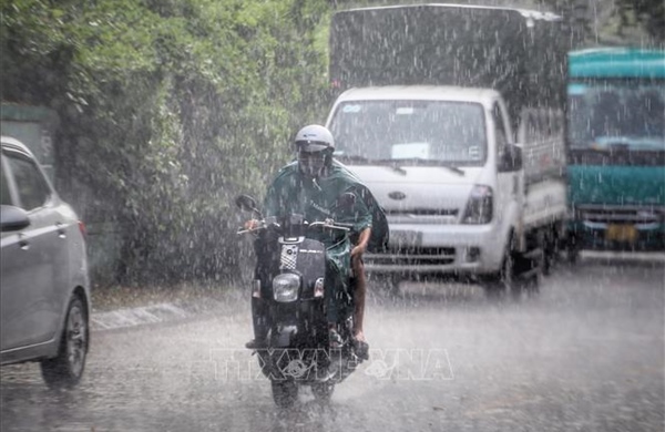 Cảnh báo dông lốc gia tăng trong thời kỳ chuyển mùa, thời tiết 2026 tiềm ẩn nhiều cực đoan