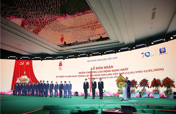 Tập đoàn Xăng dầu Việt Nam đón nhận Huân chương Lao động hạng Nhất