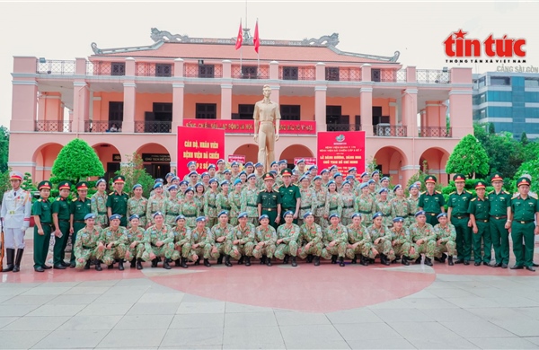 Bệnh viện dã chiến số 7 báo công dâng Bác trước ngày sang Nam Sudan
