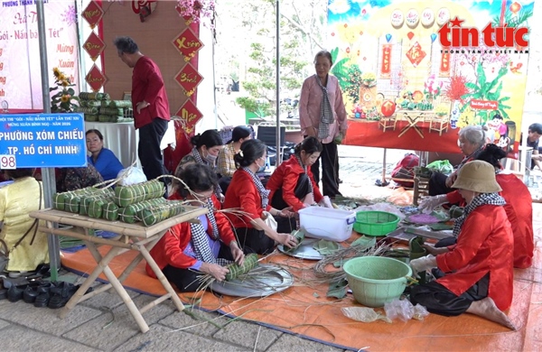 TP Hồ Chí Minh: Gần 100 đội thi tranh tài gói bánh Tét dâng cúng Quốc Tổ