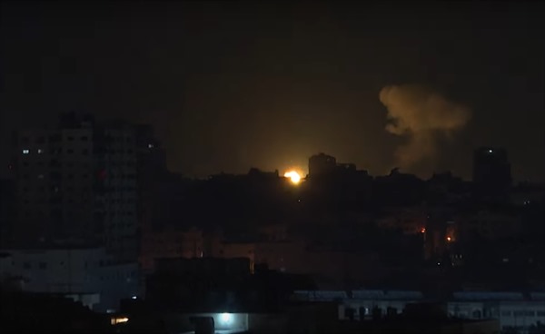 Quân đội Israel công bố cảnh không kích Dải Gaza trả đũa các tay súng Palestine