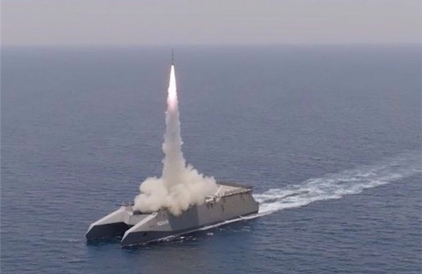Iran lần đầu phóng thử thử tên lửa phòng không Sayyad-3G tại Eo biển Hormuz
