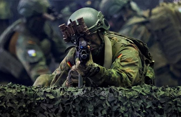 Bộ trưởng Quốc phòng Đức lần đầu tiết lộ chiến lược quân sự