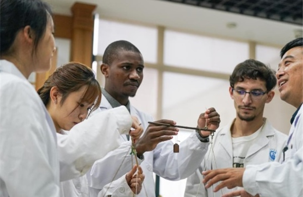 Điều gì khiến các trường đại học ở Trung Quốc ngày càng hút sinh viên quốc tế?