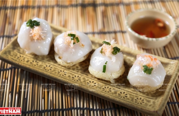 Món bánh đặc sản Huế khiến mạng xã hội Mỹ 'dậy sóng'