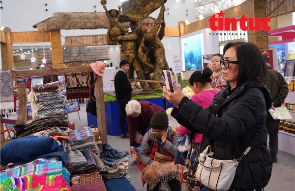 Tụ hội văn hóa các vùng miền tại Hội chợ Mùa Xuân