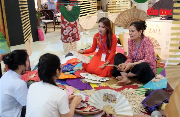 Khi sản phẩm sáng tạo từ di sản Việt đi vào đời sống đương đại