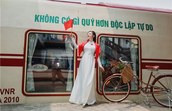 Chở niềm tự hào Việt Nam trên Tàu Hà Nội 5 Cửa Ô