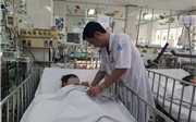 Bé trai 6 tuổi bị ngưng tim ngưng thở khi chơi thổi kèn Bé trai 6 tuổi bị ngưng tim ngưng thở khi chơi thổi kèn