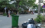 Rác thải, cỏ dại mọc tràn xuống đường tại khu 'Phố Tây' Đà Nẵng Rác thải, cỏ dại mọc tràn xuống đường tại khu 'Phố Tây' Đà Nẵng