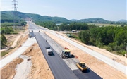 Huy động tổng lực thi công, đẩy nhanh tiến độ cán đích các cao tốc qua miền Trung 