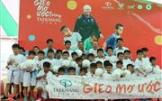 HLV Park Hang-seo 'gieo mơ ước' bóng đá cho trẻ em An Giang HLV Park Hang-seo 'gieo mơ ước' bóng đá cho trẻ em An Giang
