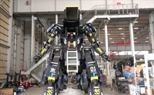 Nhật Bản chế tạo robot người lái khổng lồ
