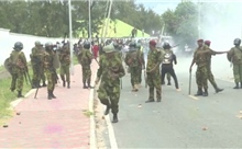 Bạo lực bùng phát ở Kenya khi cảnh sát nổ súng vào người biểu tình tràn vào toà nhà quốc hội
